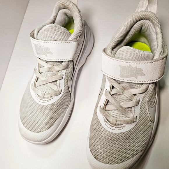 Nike Team Hustle 12C Toddler Shoes C6736-100 White Sneakers Preowned - Picture 5 of 9